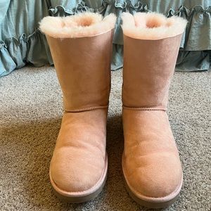 UGG double bow boots in pink. Size 11